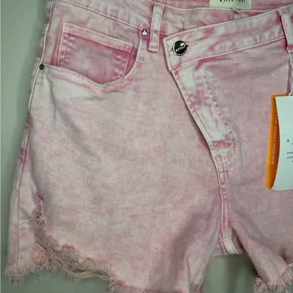 Risen Pink Acid Wash Frayed Denim Shorts Size XL - Picture 2 of 11